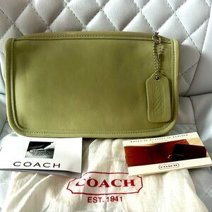 Coach leather make up bag Vintage, RARE avocado green